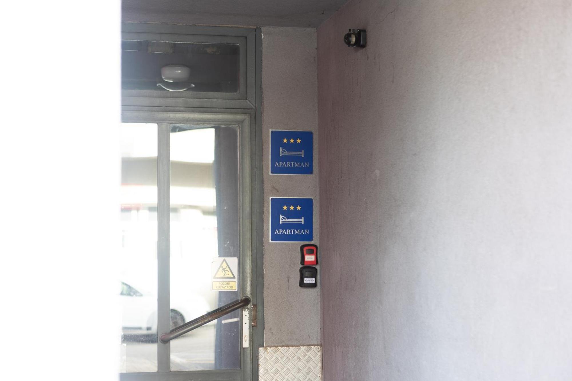 Apartman Antonio Gospić Exterior foto
